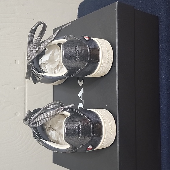 womens leather Coach casual sneakers - Picture 2 of 4